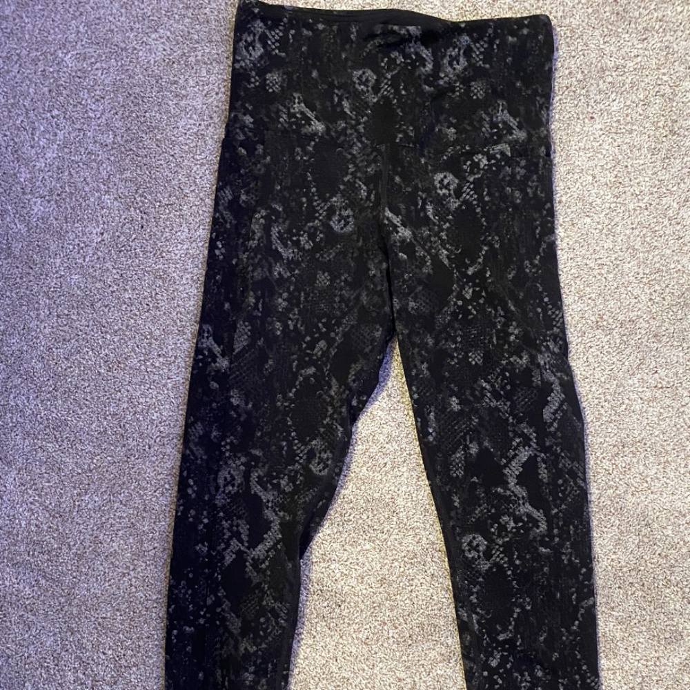 Tuff Athletics Women's High Waisted Legging with Pockets